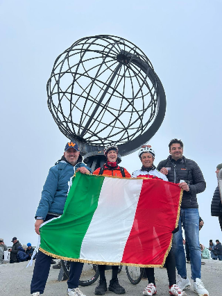 Da Camerino a Capo Nord: l’impresa di Tonino Pieroni celebra le Marche e la città ducale