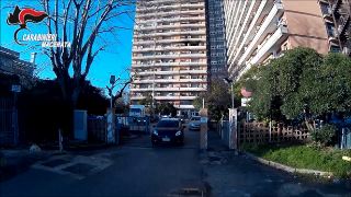 Maxi-blitz all’Hotel House di Porto Recanati: identificato un centinaio di persone