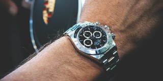 Derubato di Rolex da 25mila euro a Porto Recanati: denunciata coppia spagnola da Milano