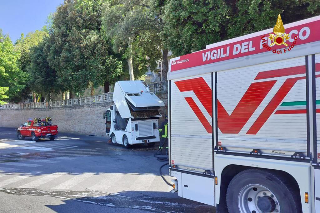 Paura a Macerata per un incendio