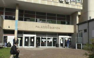 Badante 66enne a processo per violenza sessuale su 13enne